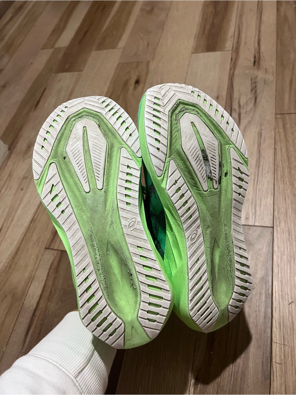ASICS Novablast 5 Running Shoes Womens 8.5 Green Cushioned Sneakers Athletic - Picture 8 of 11